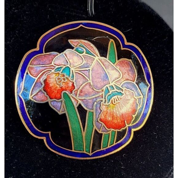 Gorgeous Cloisonné Iris Scarf Bolo Hankerchief Pin 1.5" - Picture 1 of 7